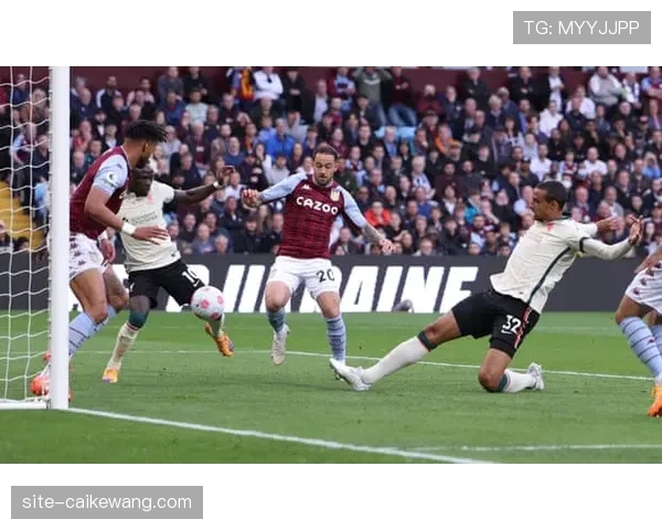 海牛中场拦截后精准直塞，埃朱马助攻叶博亚一击制胜